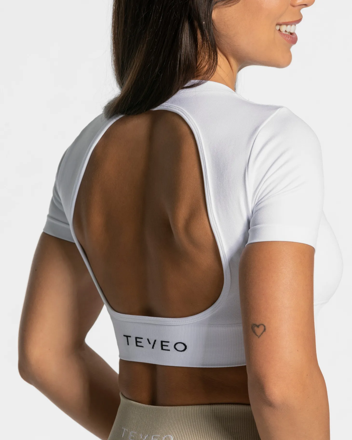 New Everyday Cut Out T-Shirt "" Damen T-shirts