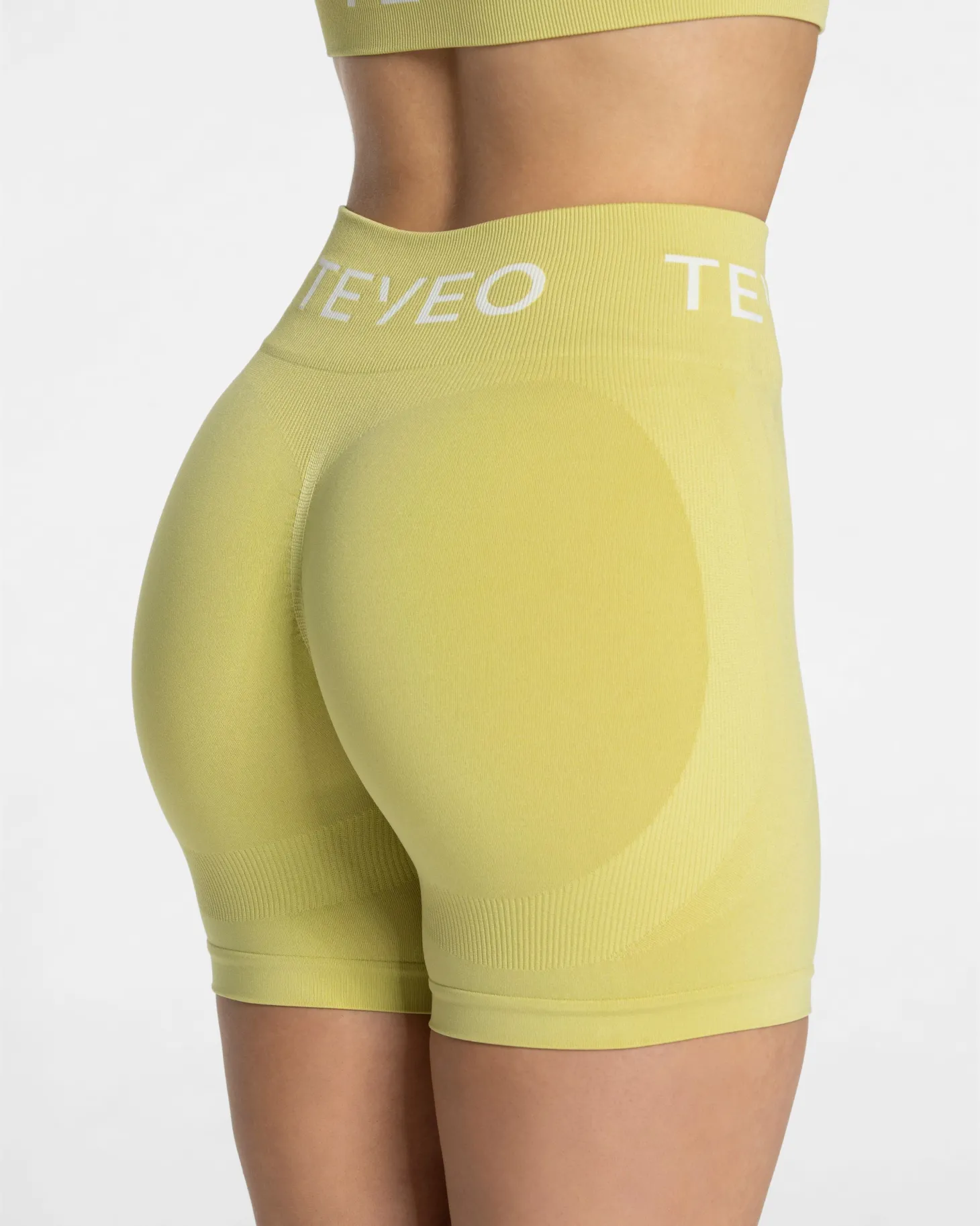 Best Signature Scrunch Short "" Damen Shorts