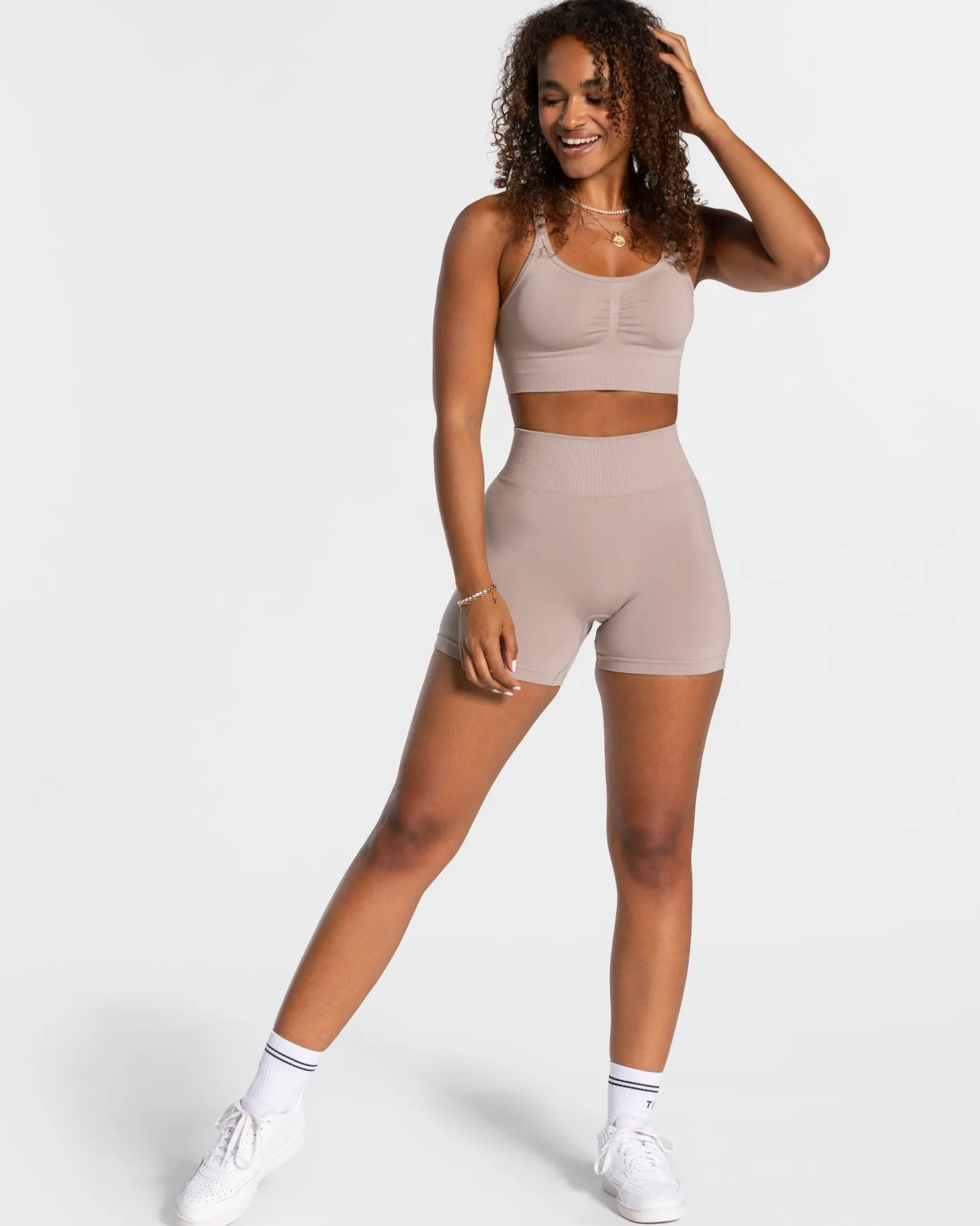 New Timeless Scrunch Short "" Damen Shorts